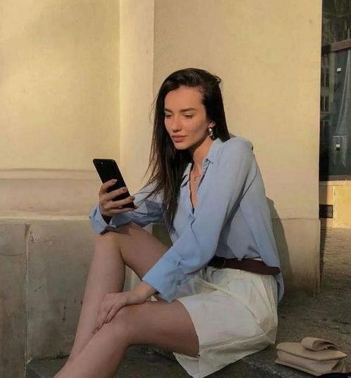 明星网红穿jk,明星网红演绎时尚JK风穿搭魅力