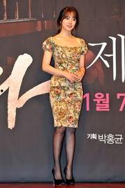 明星网红穿女装,明星网红女装穿搭潮流解析