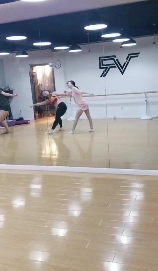 吃瓜舞蹈热门视频,舞蹈达人带你一起“瓜”翻全场