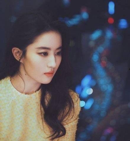 吃瓜爆料刘亦菲,娱乐圈的瓜田，她如何成为焦点？