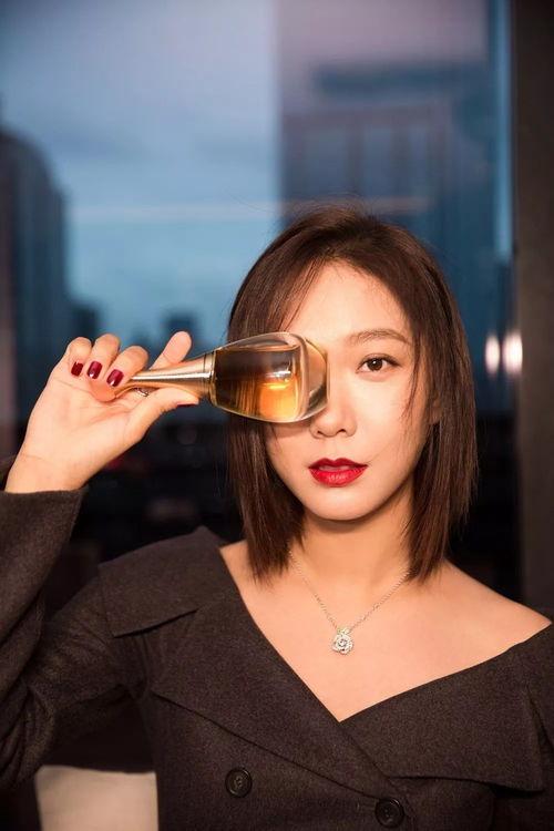 明星网红同台迪奥,网红明星共赴迪奥盛宴