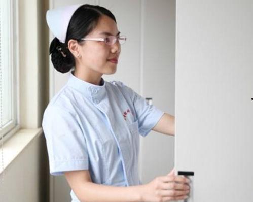 护士吃瓜两个黑框眼镜,揭秘“吃瓜”背后的故事