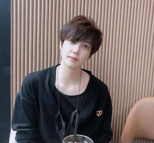 明星网红他爹,揭秘明星网红他爹的传奇人生