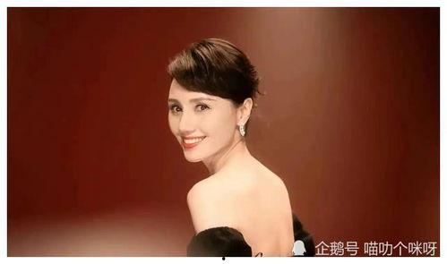 明星吃瓜黑网爆料最新,明星真实吃瓜瞬间，黑网爆料再掀波澜