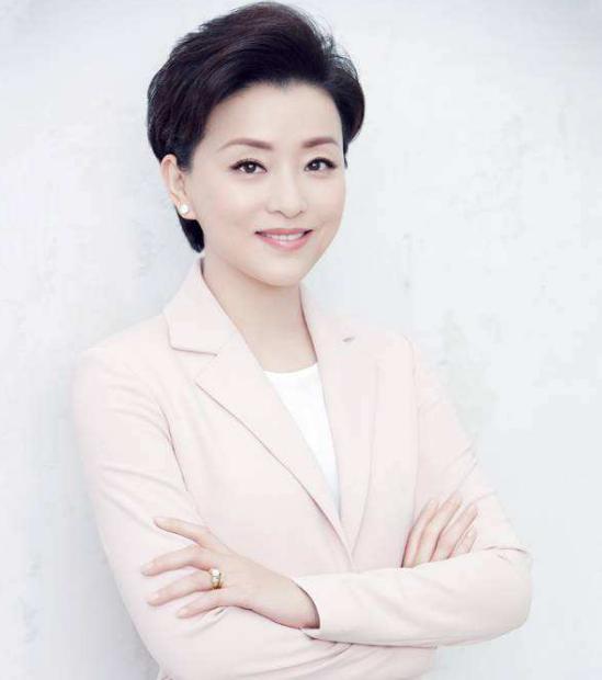 明星网红事迹素材,网红明星的励志事迹与影响力揭秘