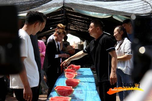 吃瓜爆料照片高清图,吃瓜爆料瞬间，真相尽收眼底