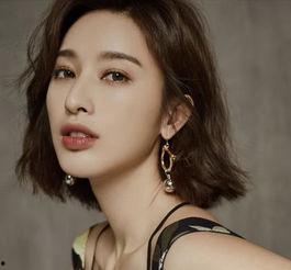 何小红明星网红,从网红到明星，揭秘她的蜕变之路”