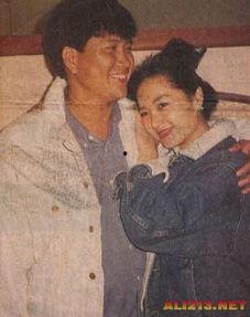 香港明星网红乞讨,星光陨落？香港明星网红街头乞讨引发社会关注